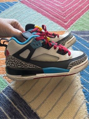Nike Kids White, Black & Blue Sneakers with Pink Laces